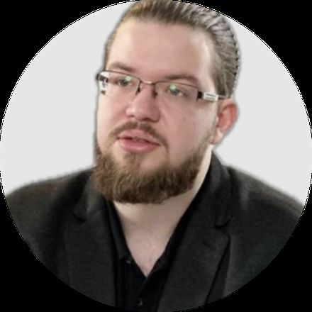 Денис Айвазов